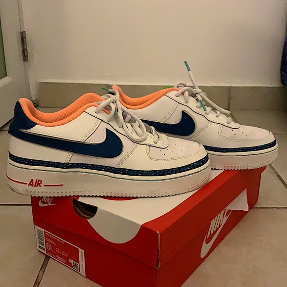 Air Forces - Picture 1 of 1